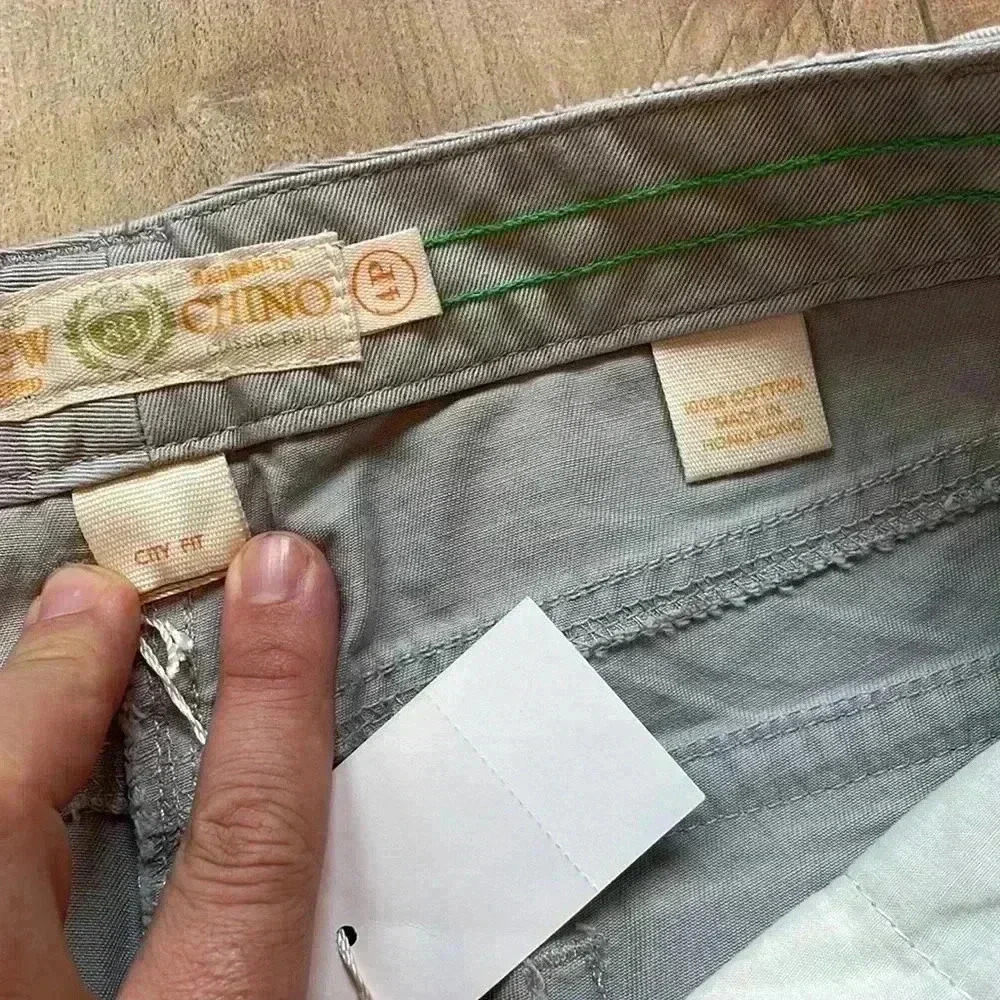 NWT J.Crew Weathered Broken-In Chino Classic Twill Gray Pants Sz 4P - Picture 4 of 7